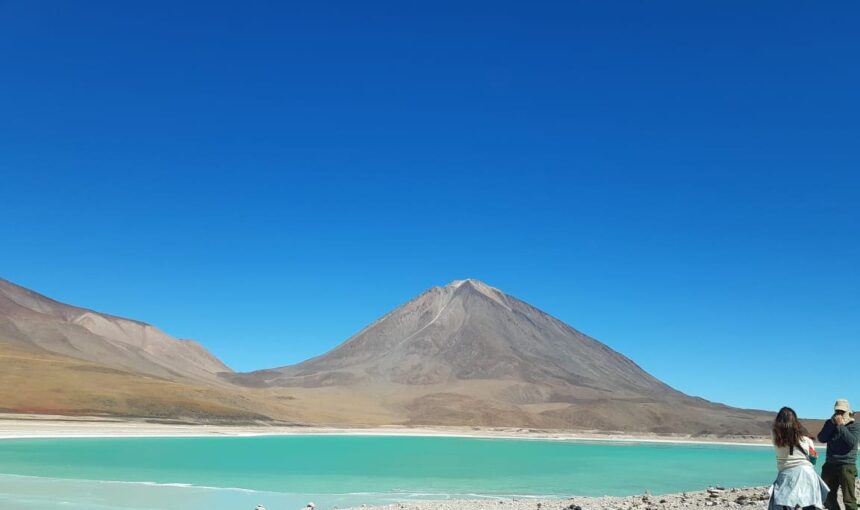 LAGUNA VERDE, BOLIVIA